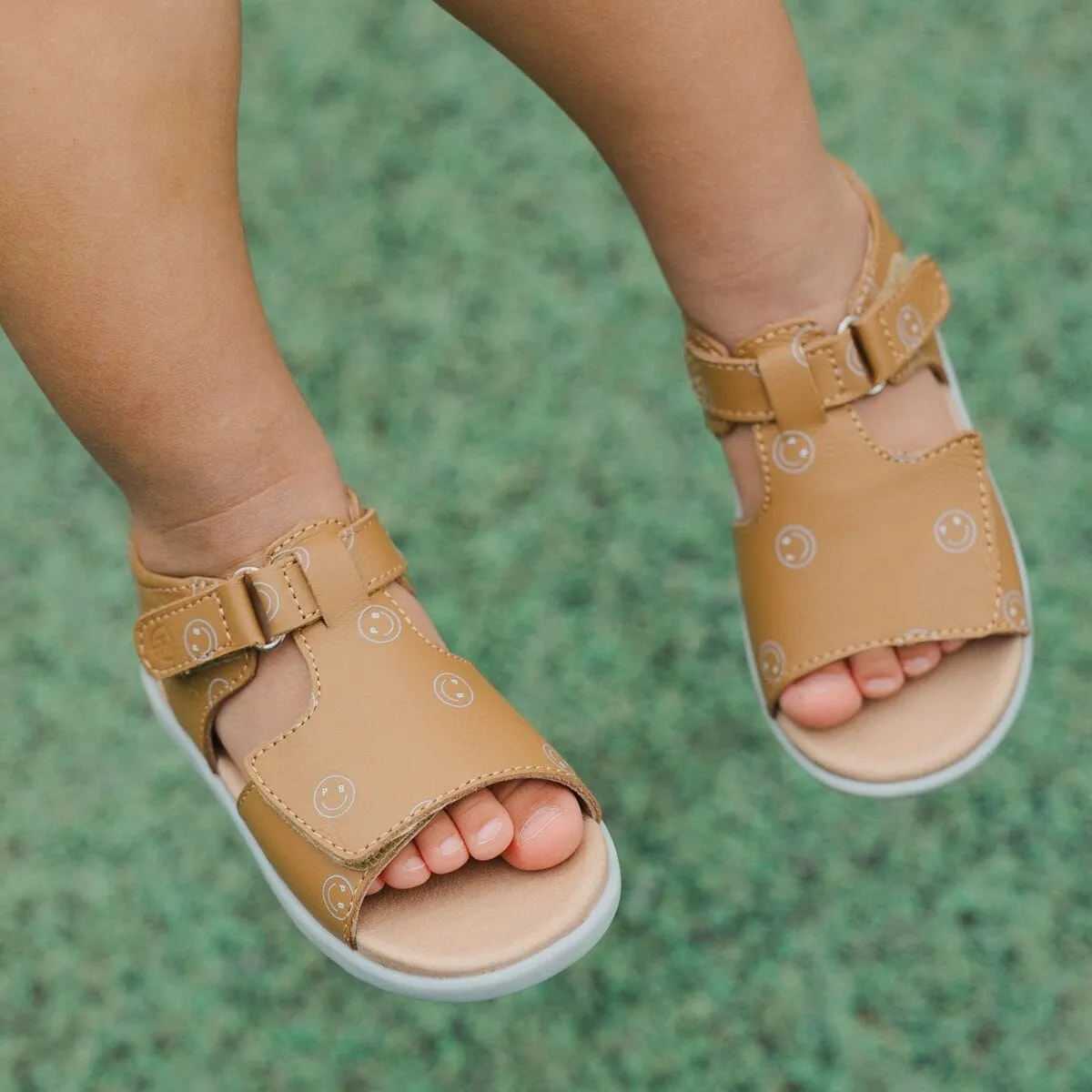 Bailey Sandal in Tan Smiley