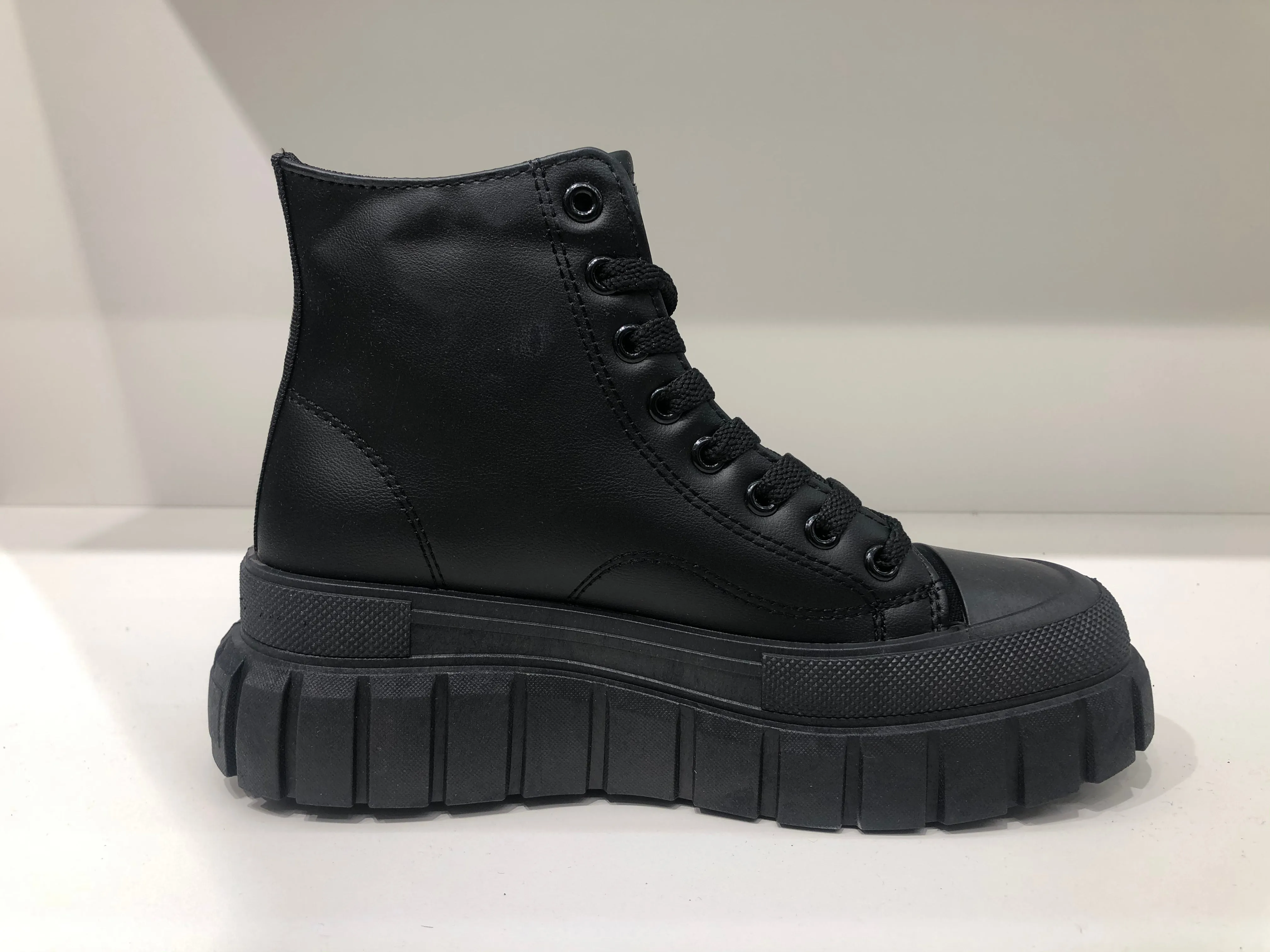 CITY BLACK