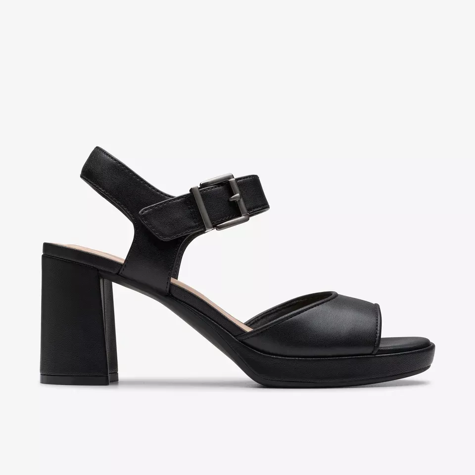 Clarks Women's AmbyrLyn Faye Black Leather 26181951