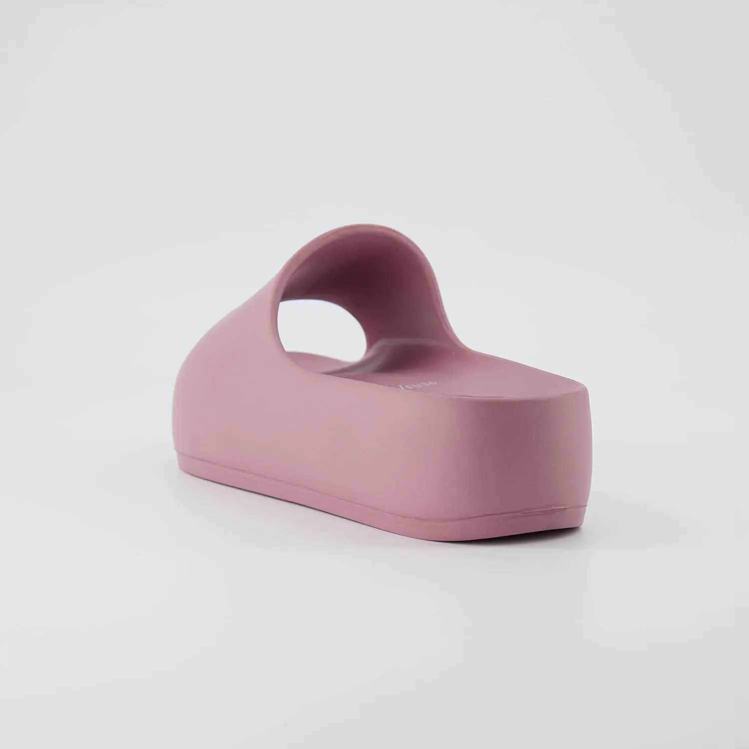 CUSHIONAIRE Women's Ninja platform slide sandal with  Comfort