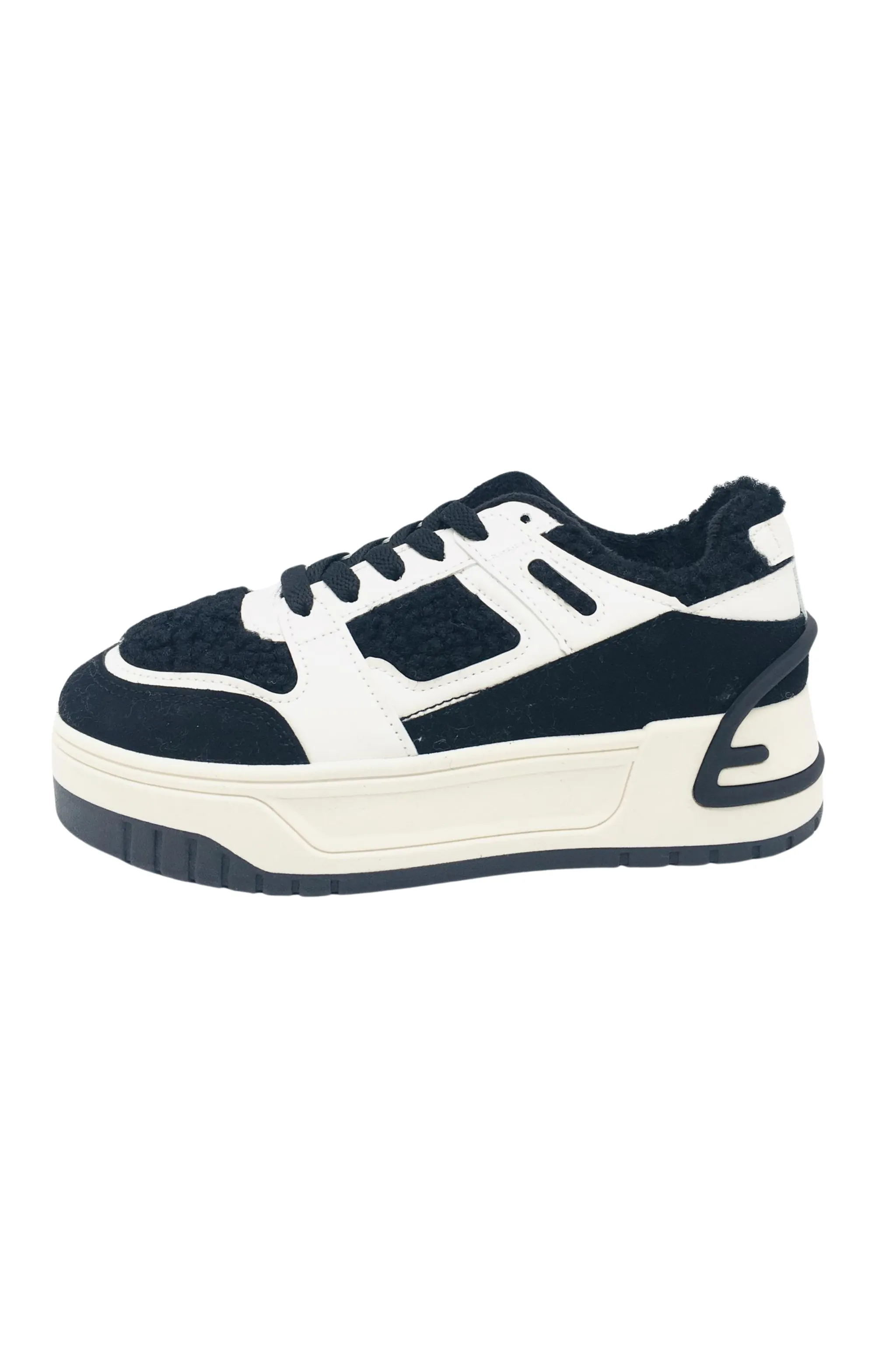 DANIELA | Black Sneaker