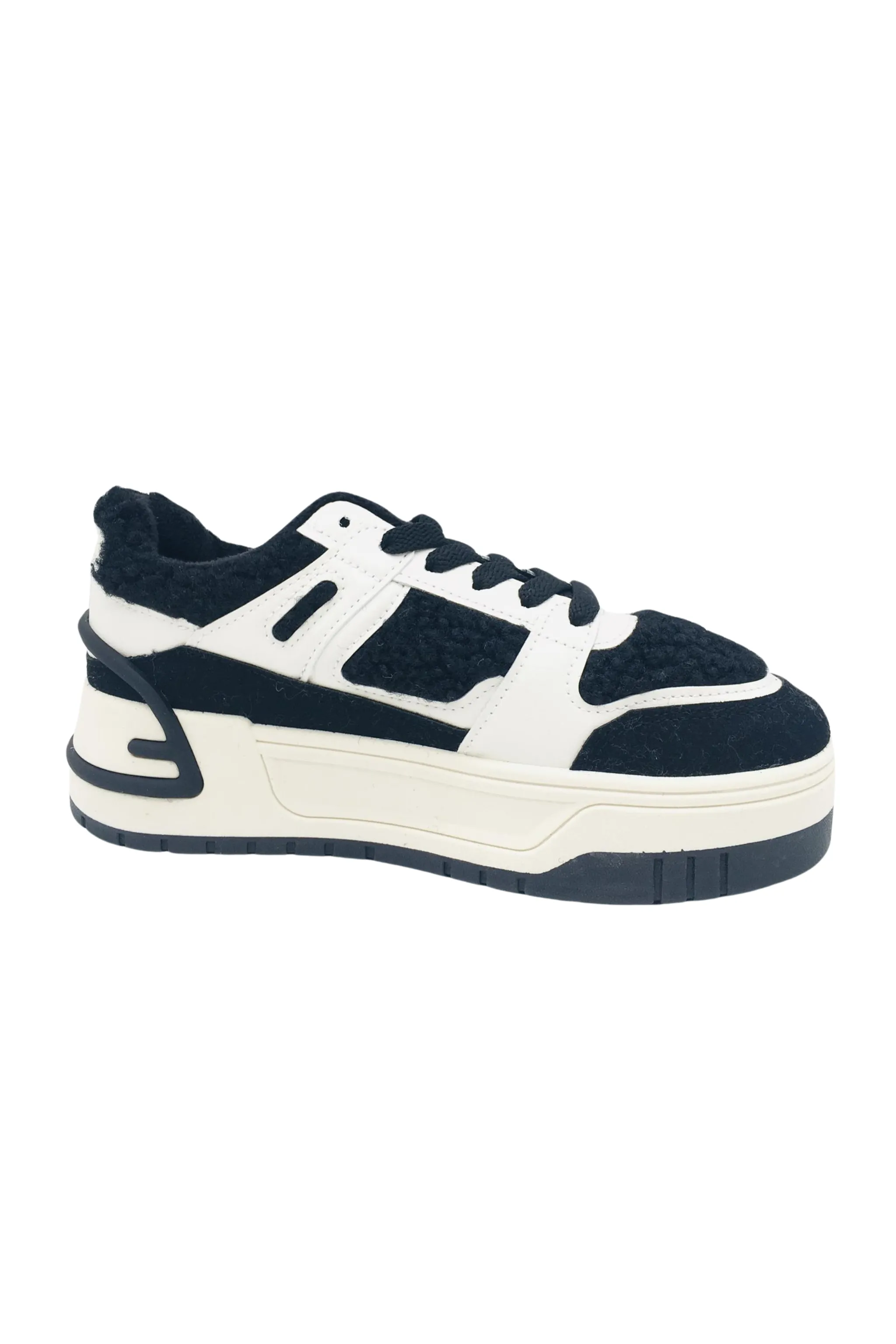DANIELA | Black Sneaker