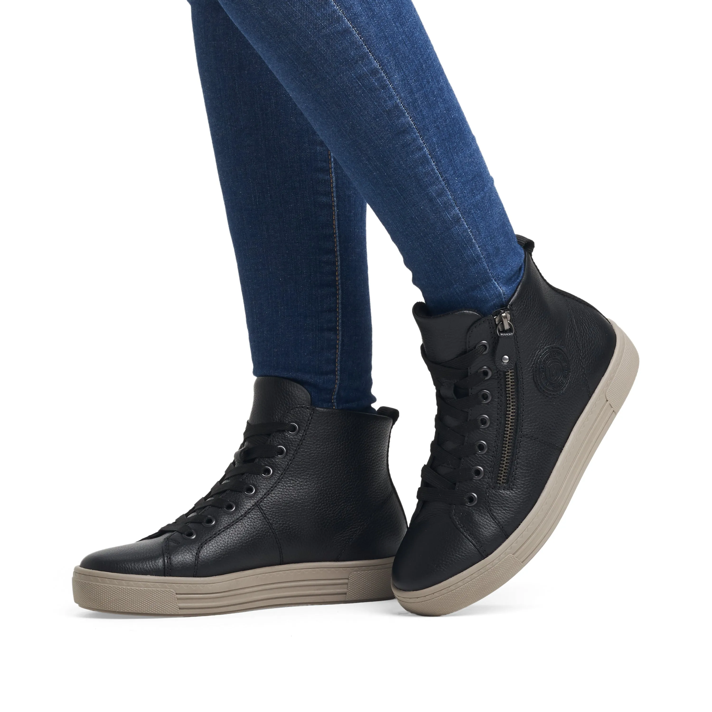 Denny D09 - Black