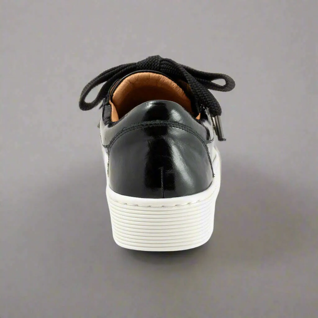 EOS - Jovi - Black Patent & White