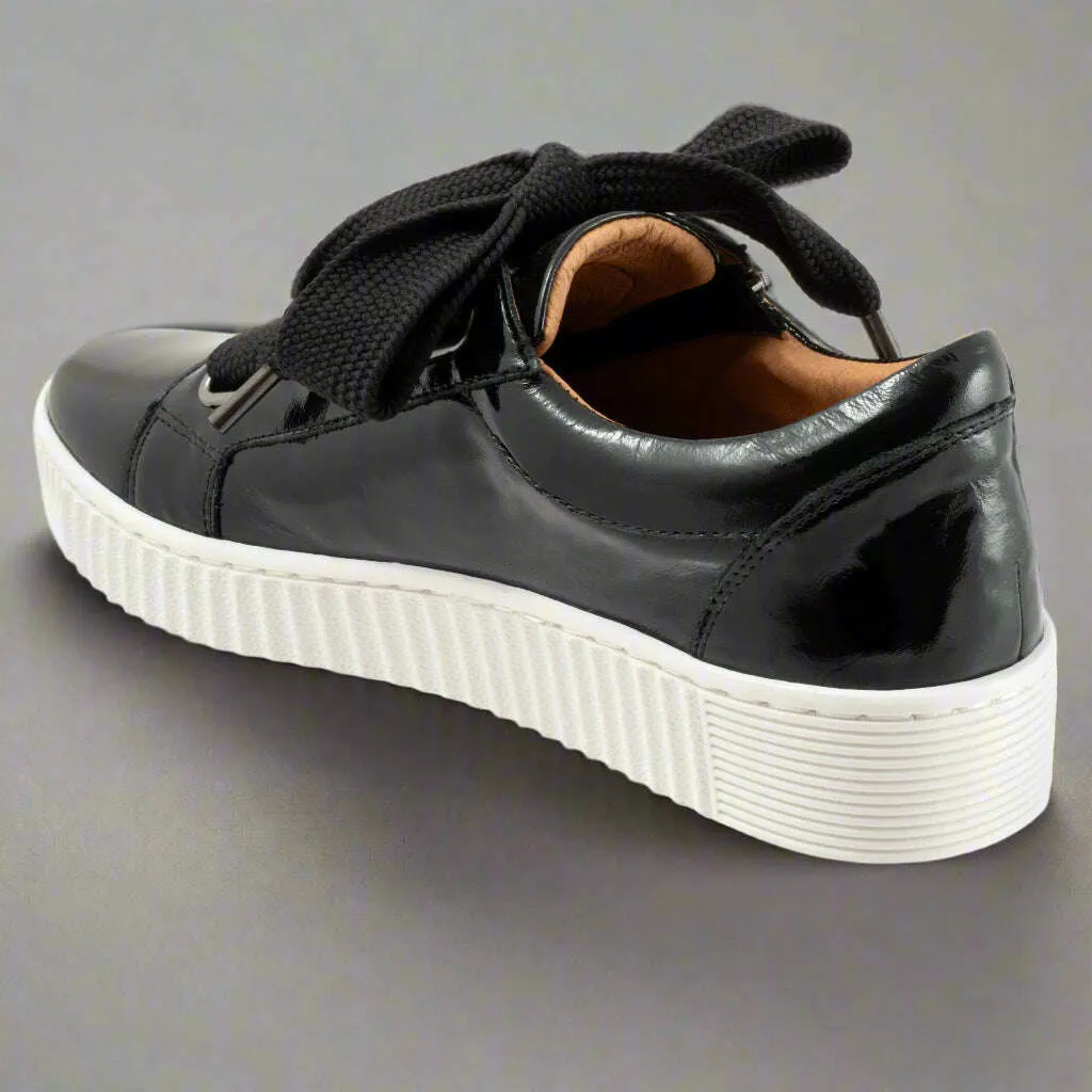 EOS - Jovi - Black Patent & White