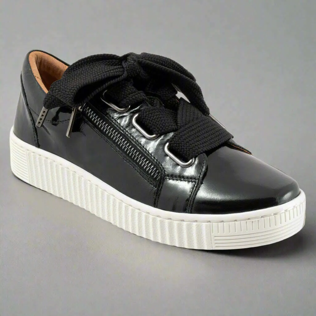 EOS - Jovi - Black Patent & White