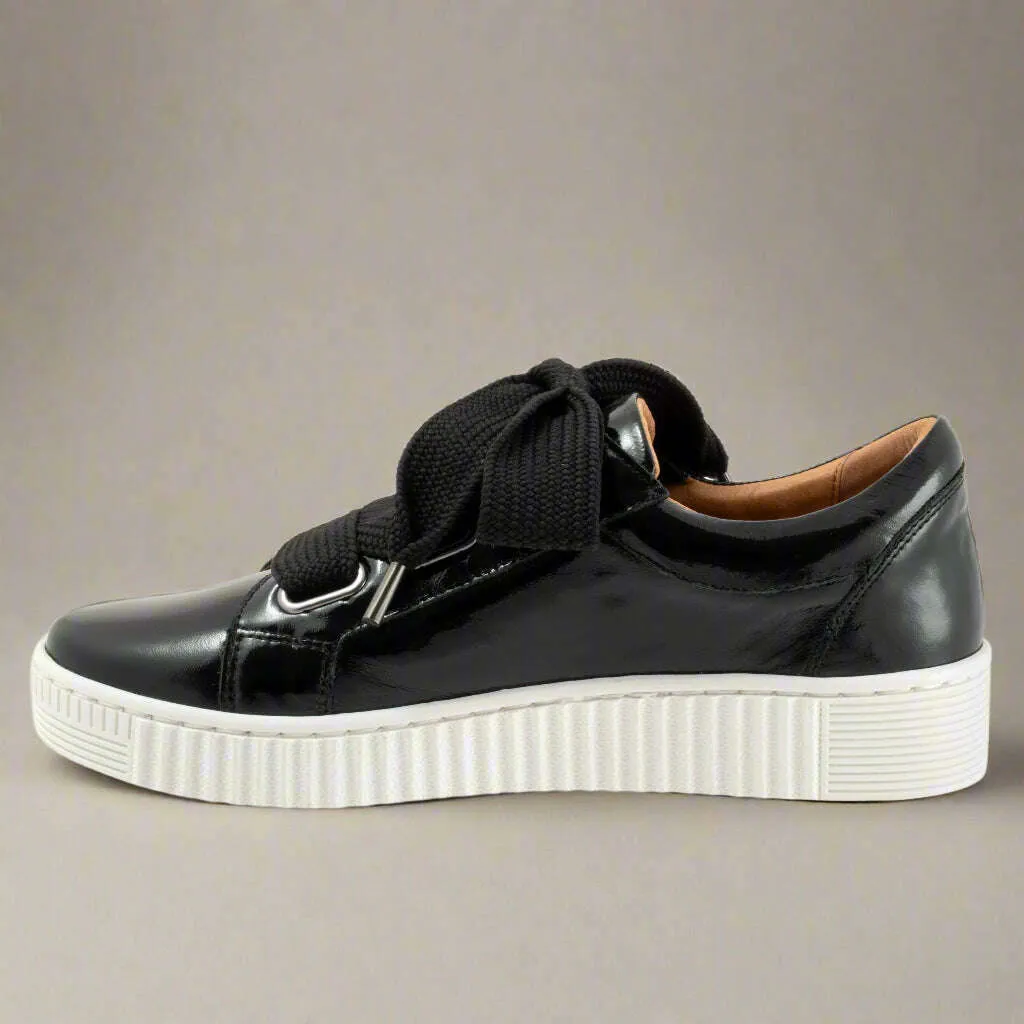 EOS - Jovi - Black Patent & White