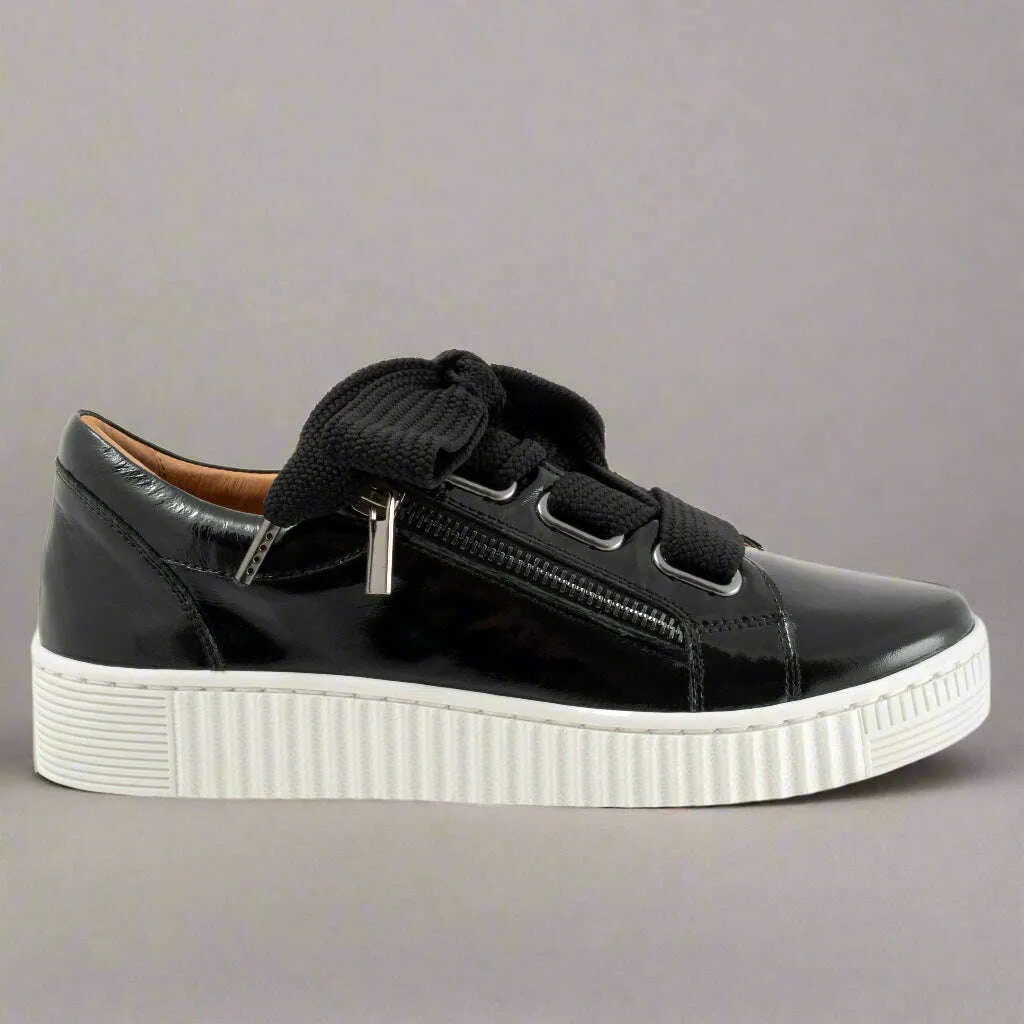 EOS - Jovi - Black Patent & White