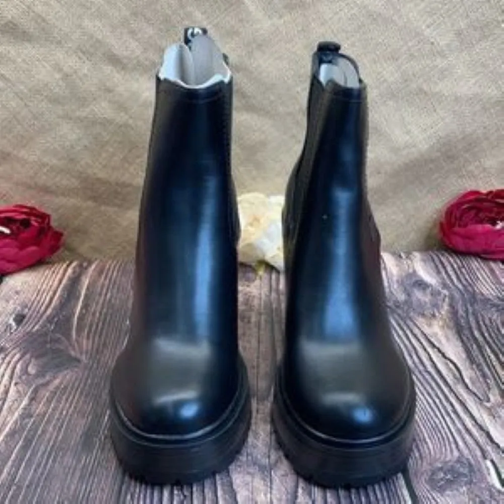 GBG Black Starly Platform Booties 10M