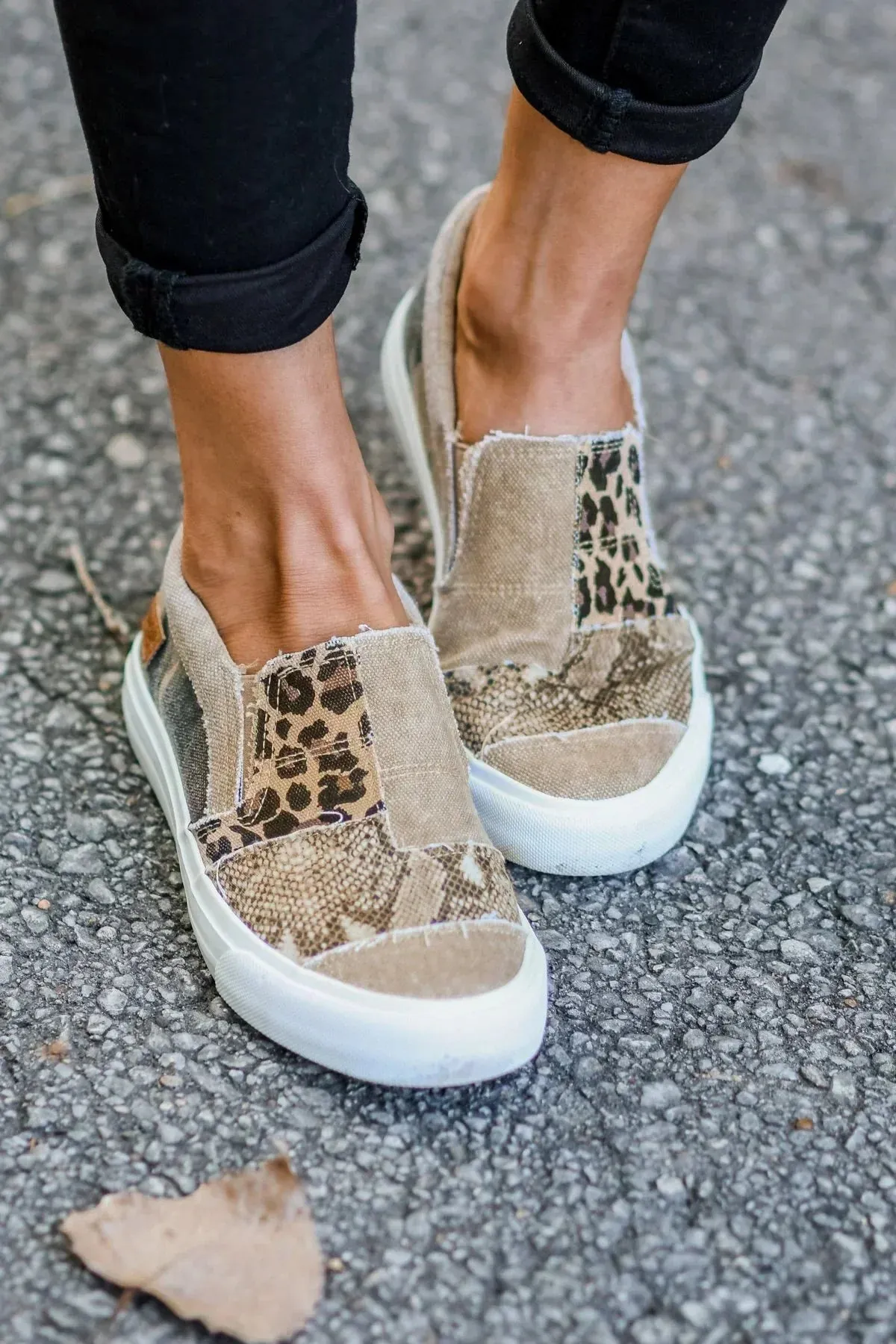 Lydia – Comfortable Slip-On Walking Shoes