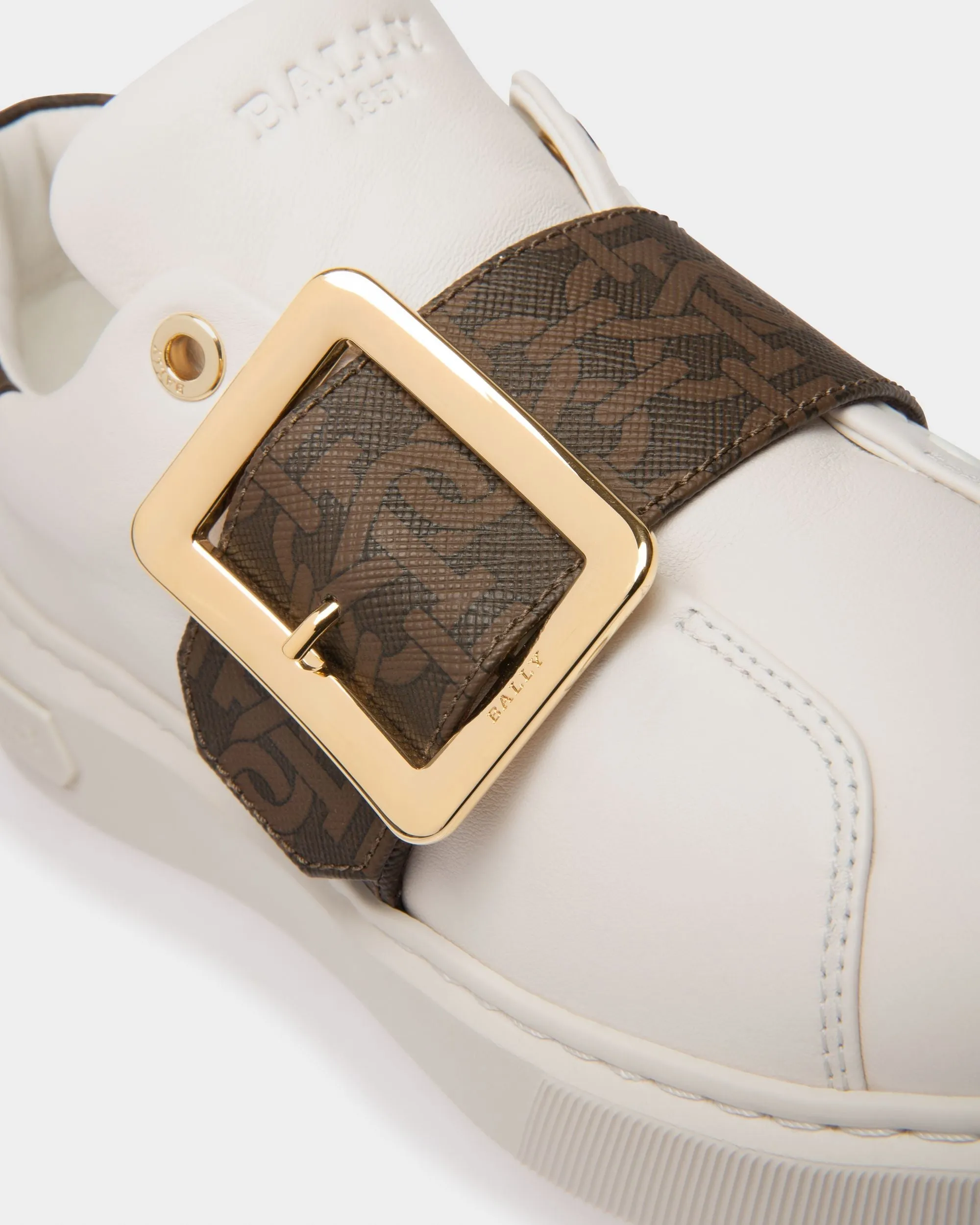 Misty Sneakers In White And Brown Leather And Cotton