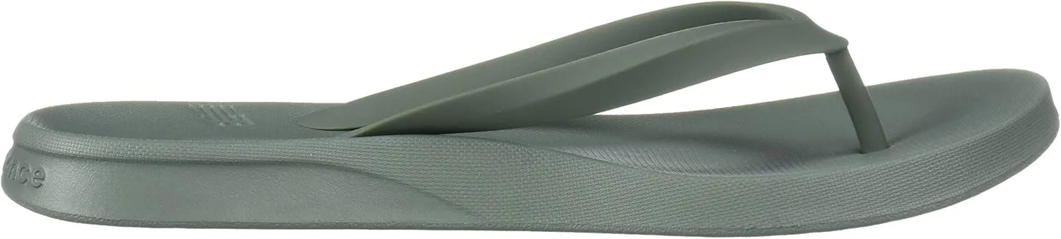 New Balance Unisex-Adult 24 V1 Flip Flop