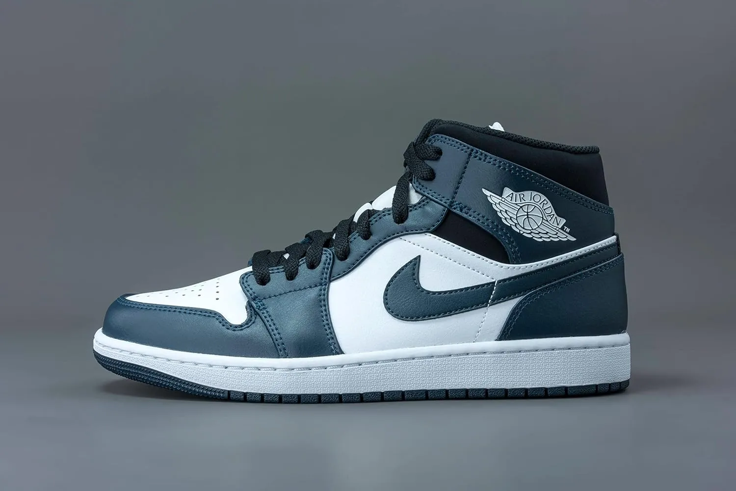 Nike Men's Air Jordan 1 Mid Shoes Sneakers