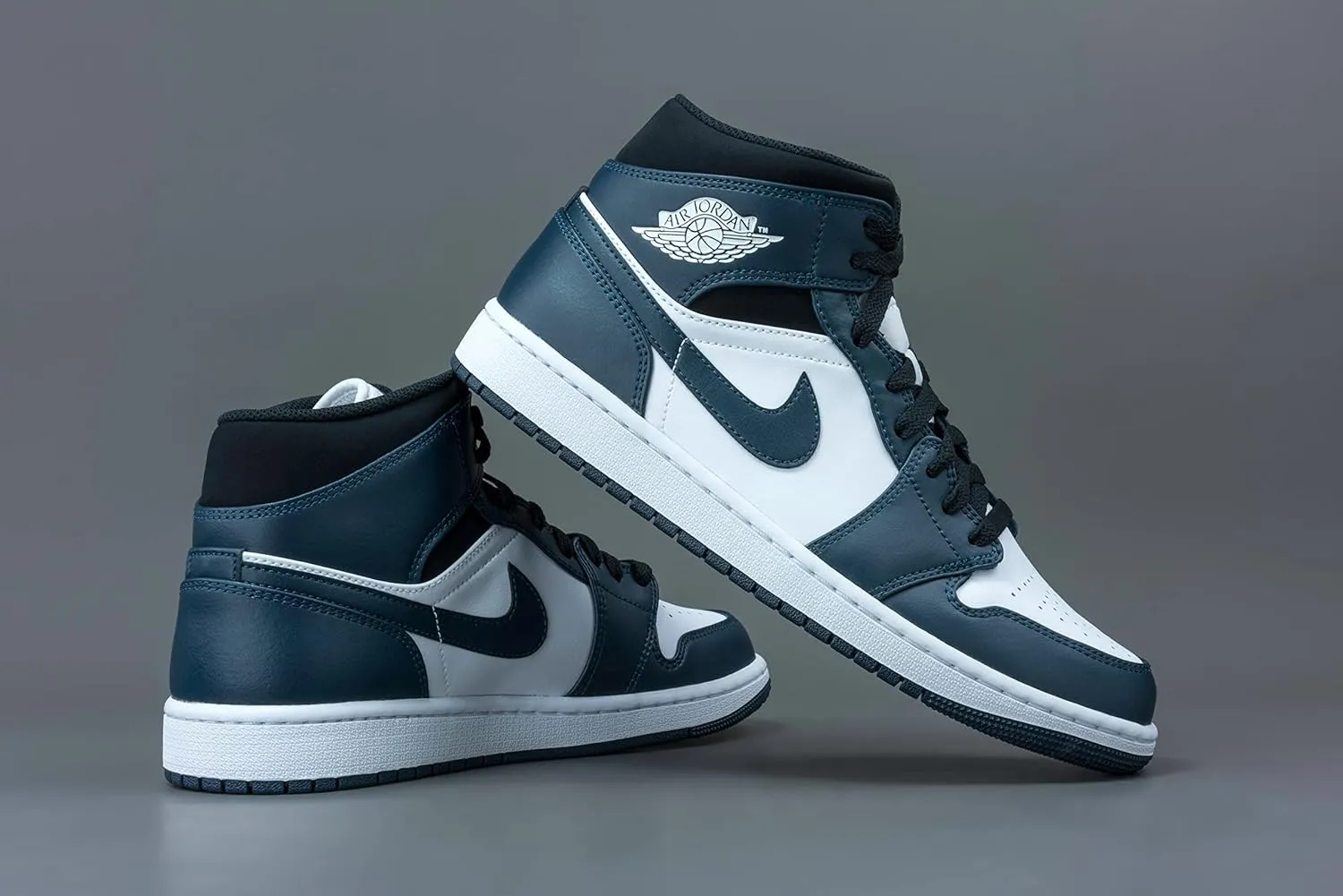 Nike Men's Air Jordan 1 Mid Shoes Sneakers