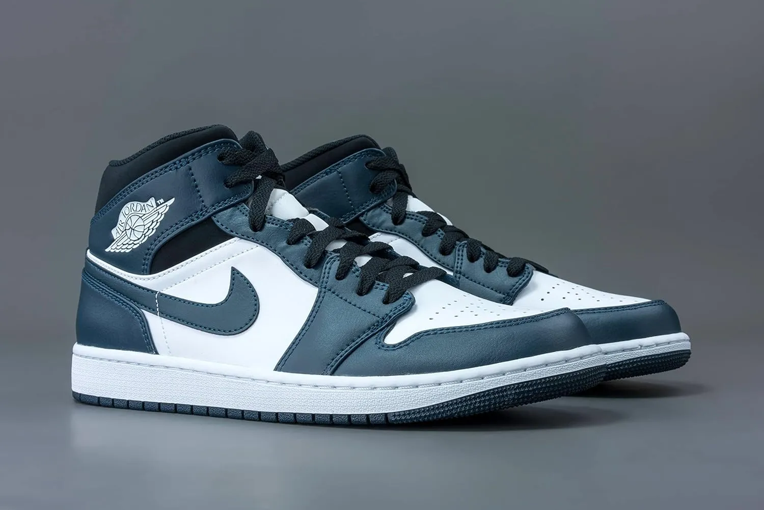 Nike Men's Air Jordan 1 Mid Shoes Sneakers