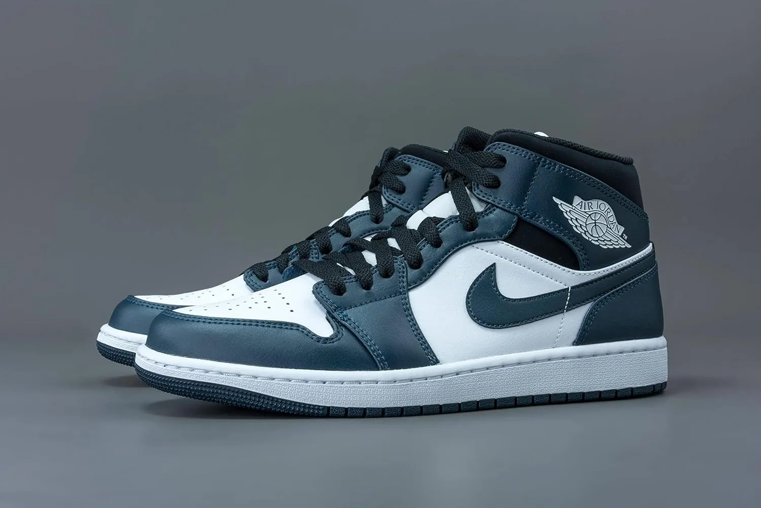 Nike Men's Air Jordan 1 Mid Shoes Sneakers