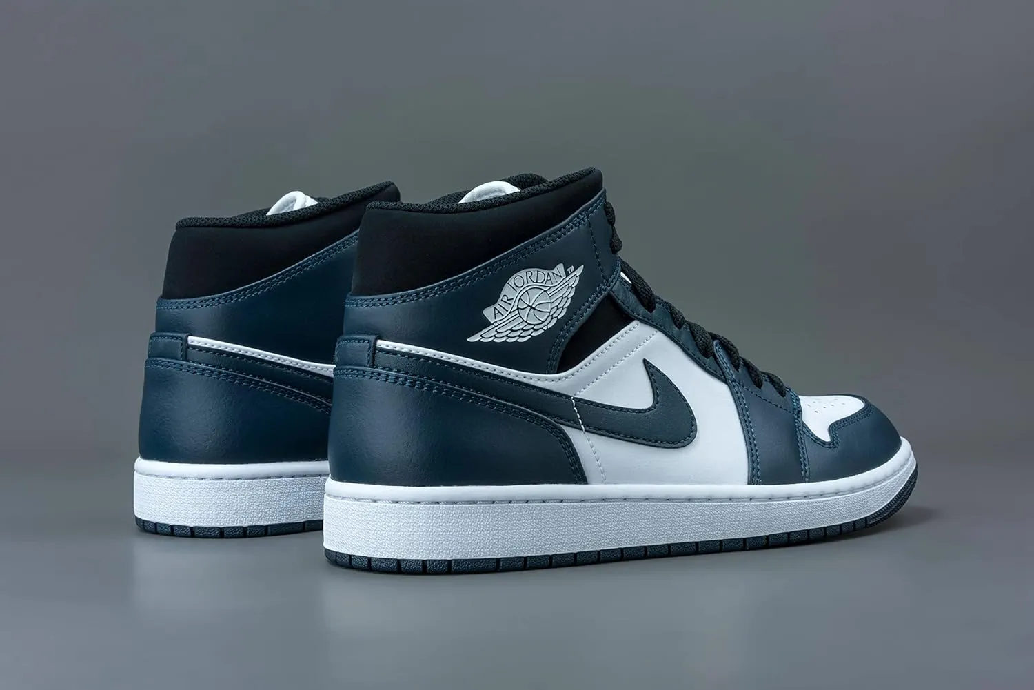 Nike Men's Air Jordan 1 Mid Shoes Sneakers