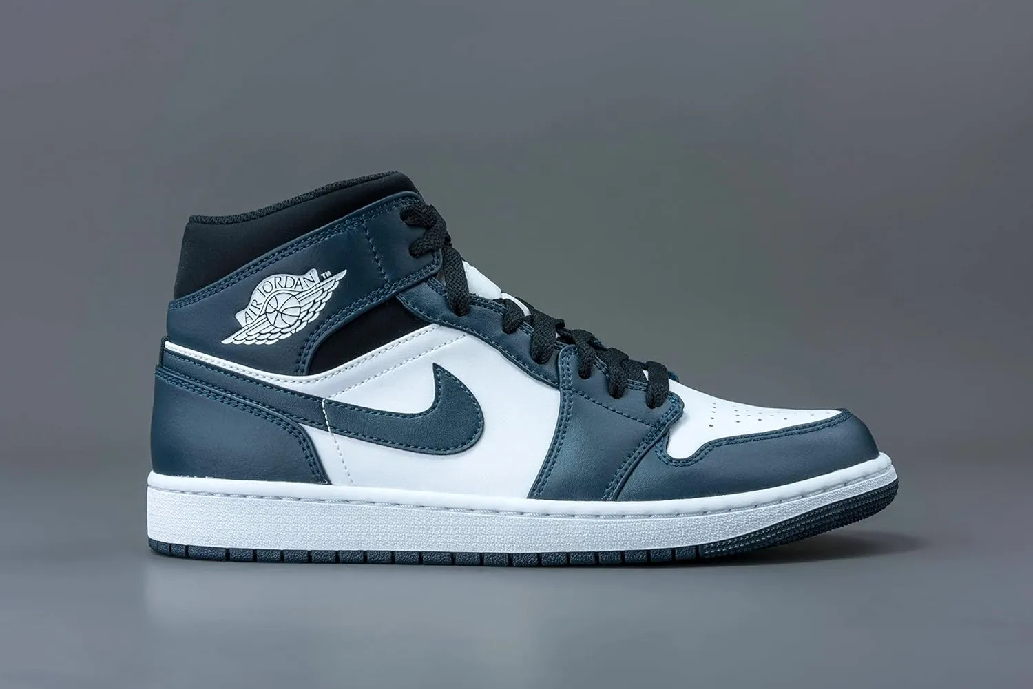 Nike Men's Air Jordan 1 Mid Shoes Sneakers