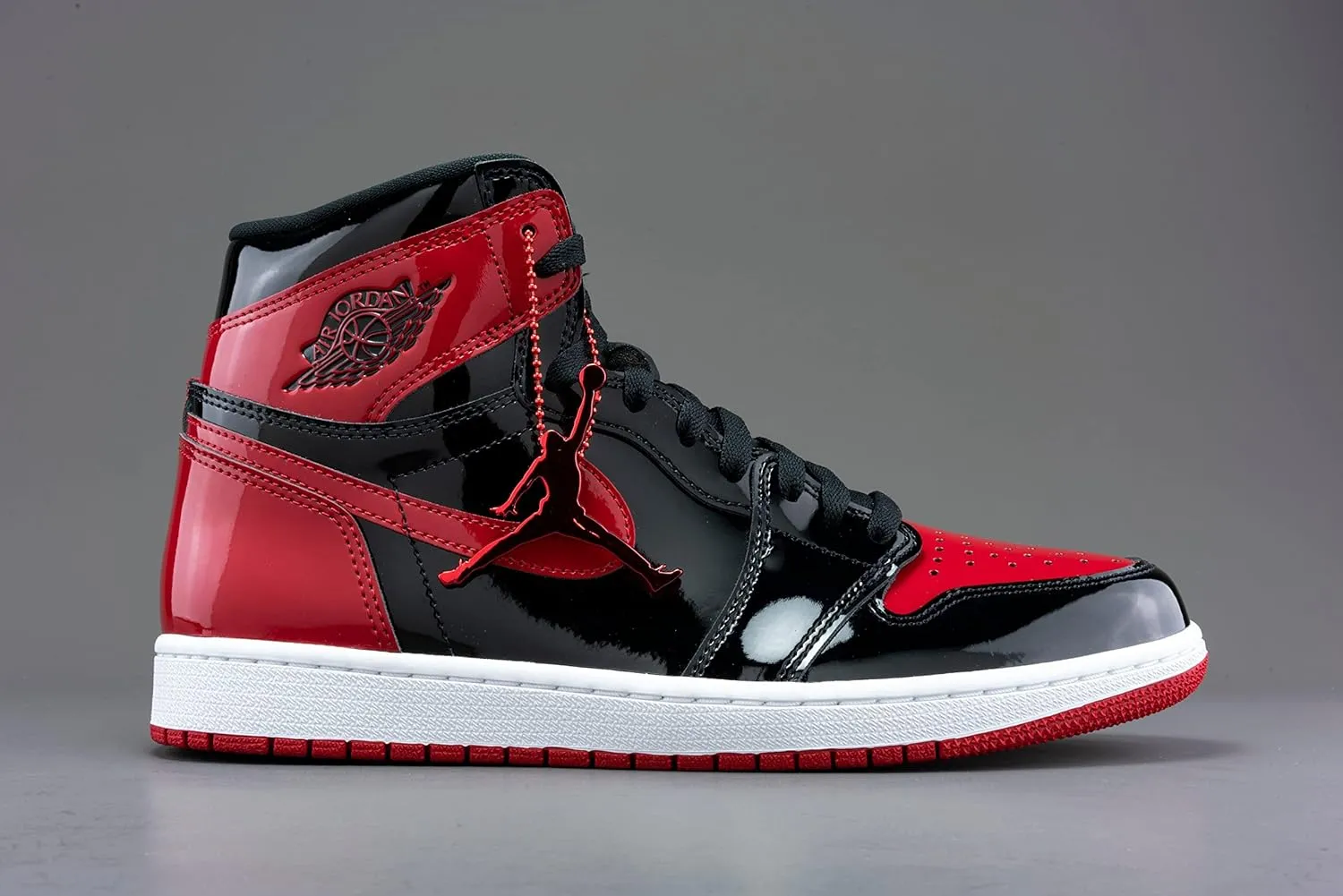 Nike Men's Air Jordan 1 Retro High Orignal Sneakers
