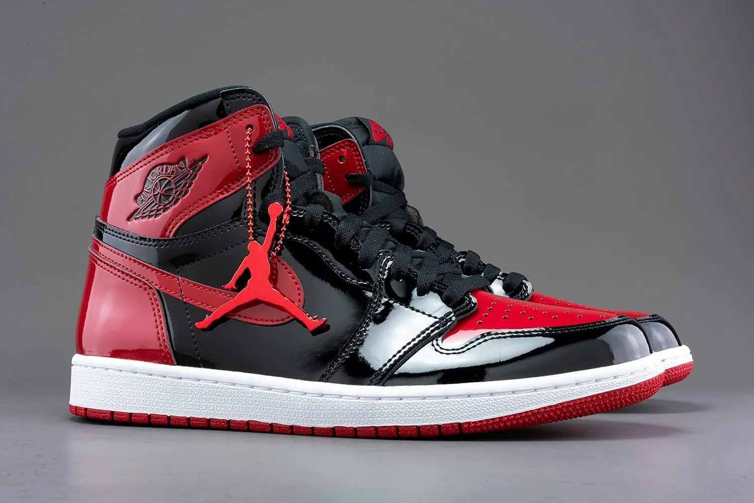 Nike Men's Air Jordan 1 Retro High Orignal Sneakers