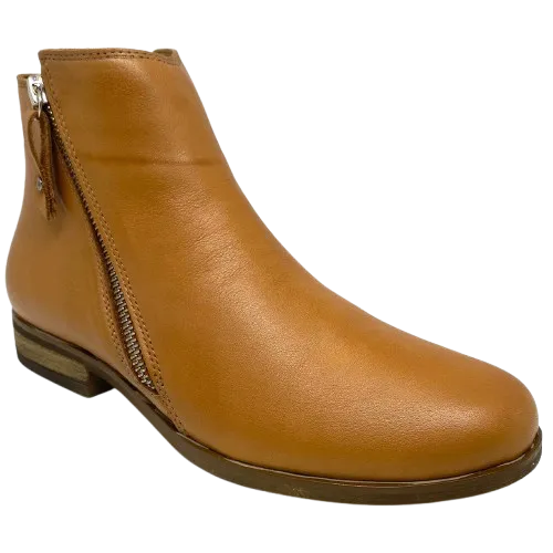 Parade  -  tan ankle boot