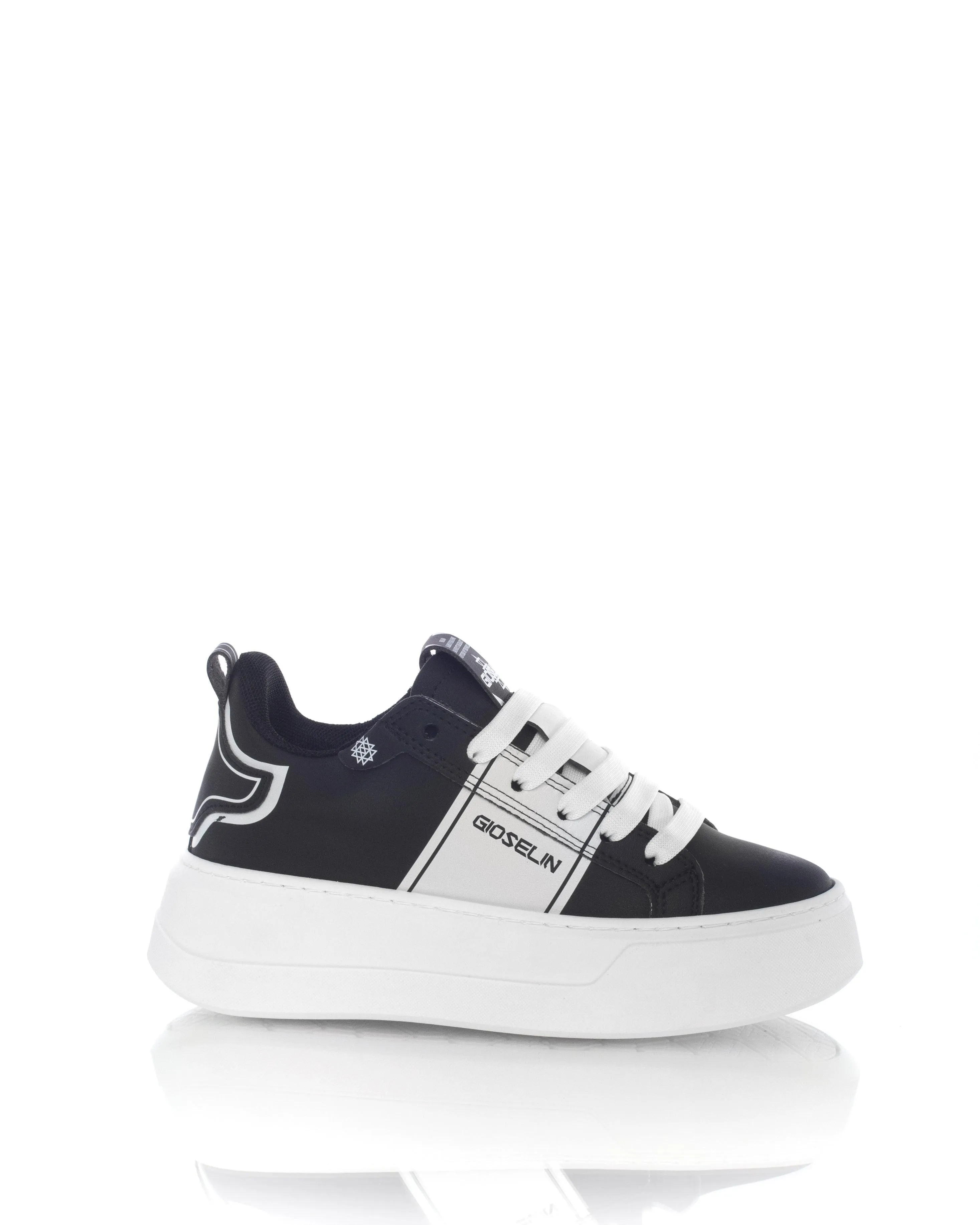 Shako Black/White
