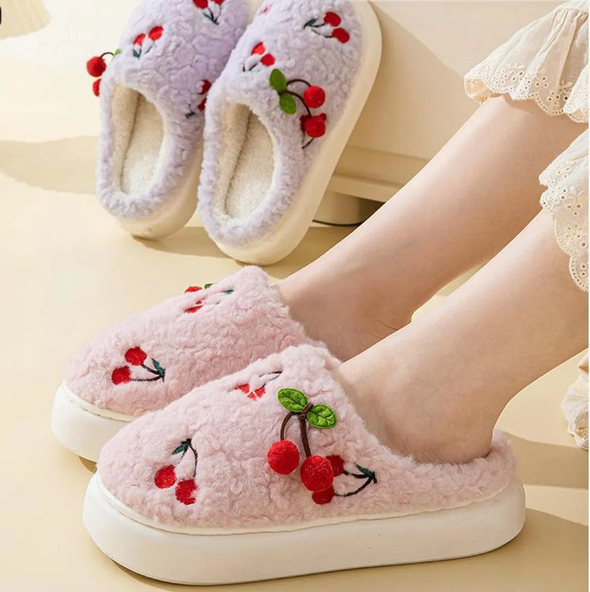 Soft and Comfortable Indoor/Outdoor Slippers for Women, Memory Foam, cherry，