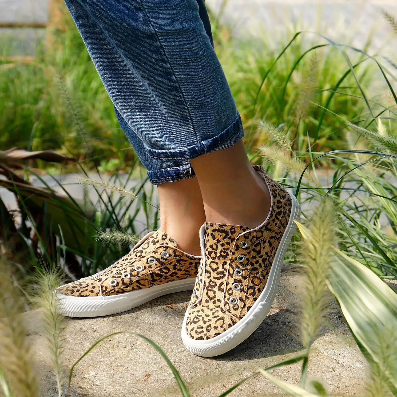 STQ Slip On Shoes Women Casual Canvas Sneakers