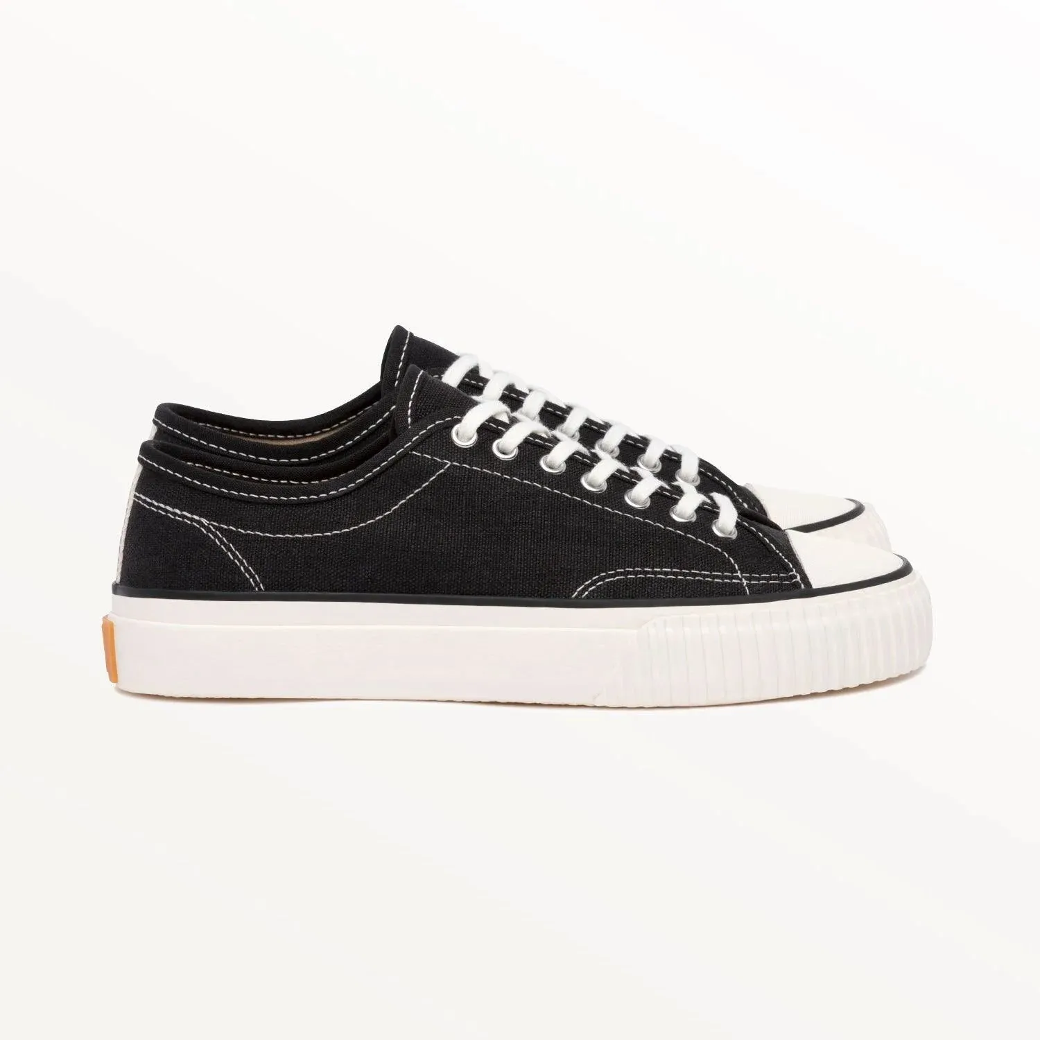 Straat | Black   White