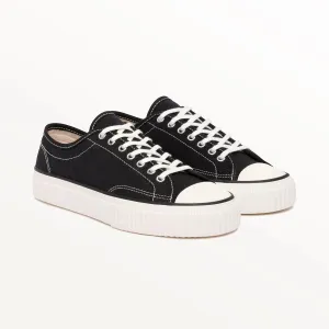 Straat | Black   White