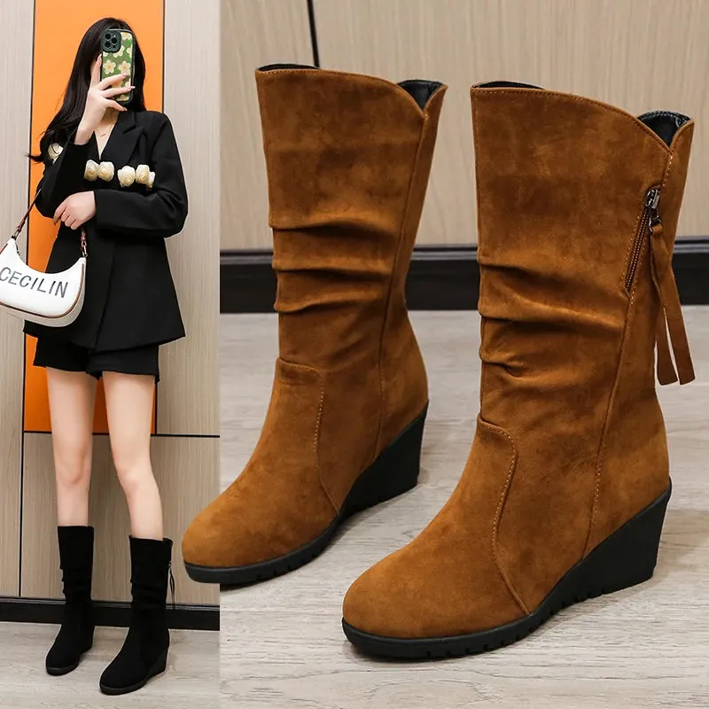 Stylish & Cozy: Vintage Suede Ankle Boots