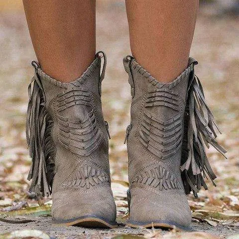 Supportive and versatile orthopedic Boots