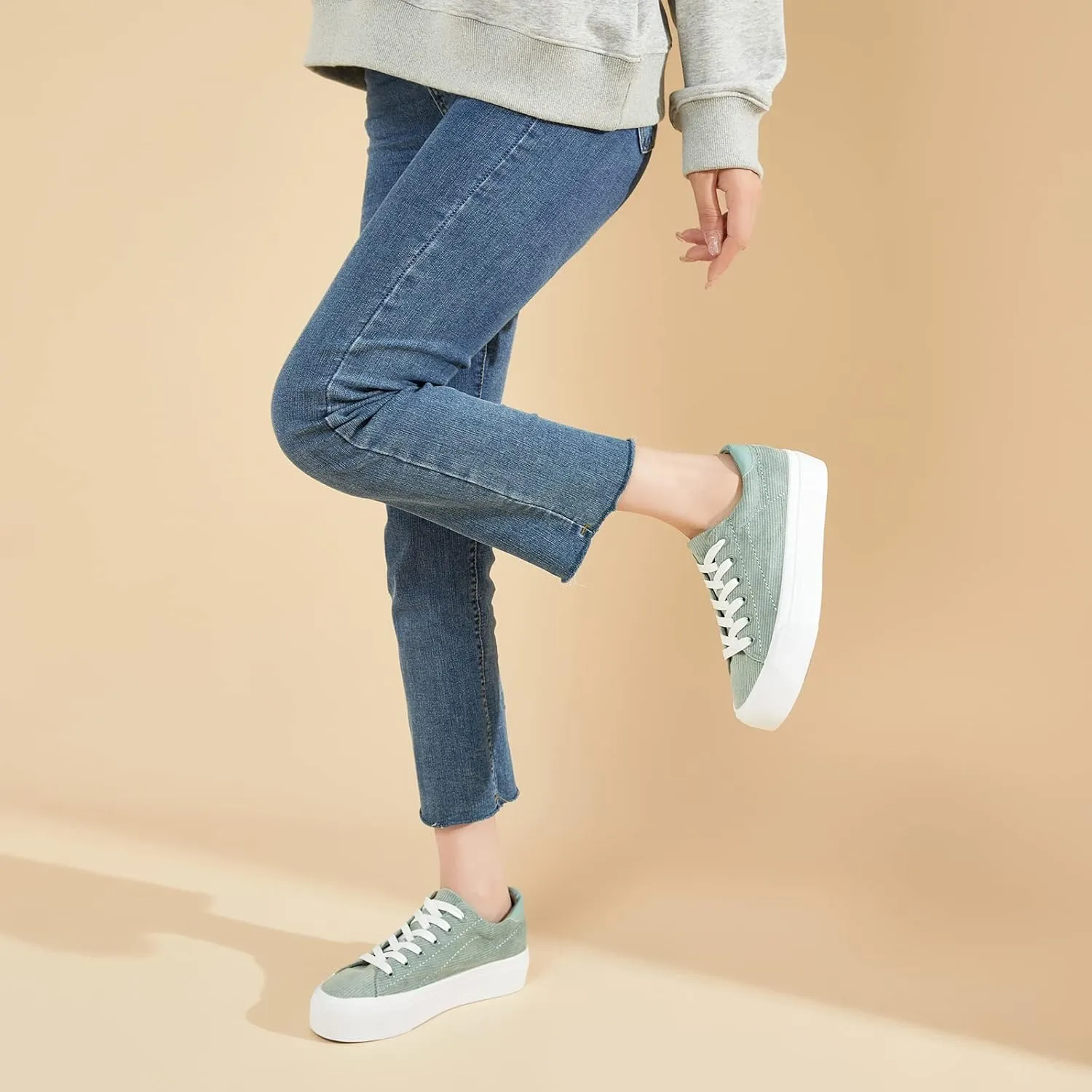 THATXUAOV Womens Platform Sneakers White Tennis Shoes Casual Low Top Fashion Sneakers