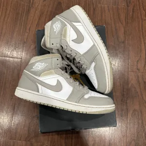 *USED* Jordan 1 Mid College Grey Linen size 9.5