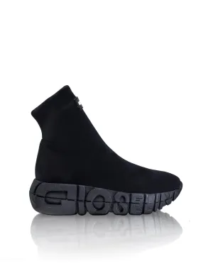 War Black/Black