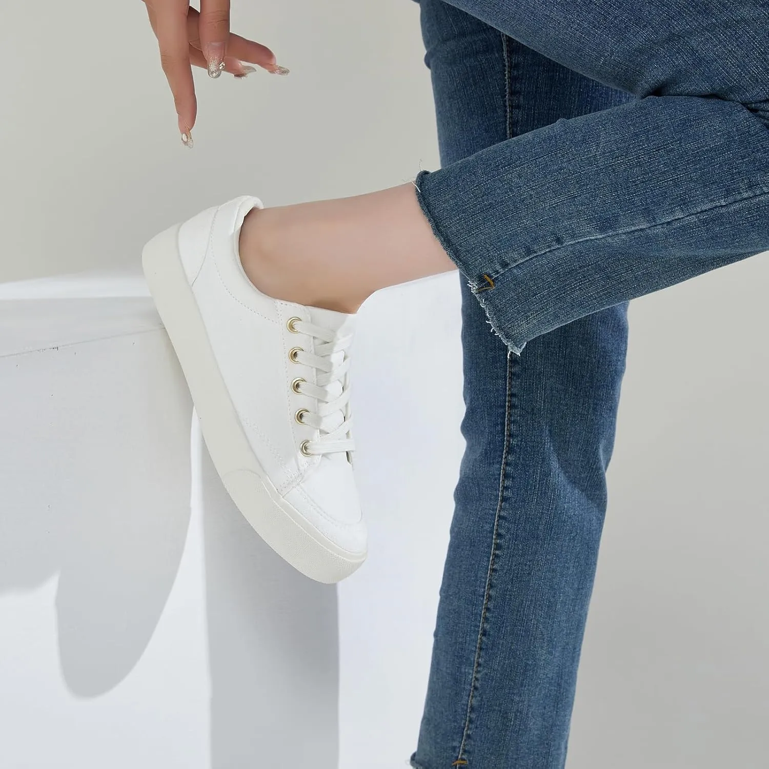 Witwatia Canvas Sneakers for Women Low Top Canvas Shoes Ladies Lace-Up Fashion Sneakers White Tennis Shoes Comfort Casual Walking Shoes for Girls