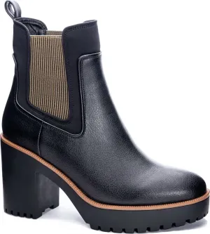 Women's Chelsea Boot In Black