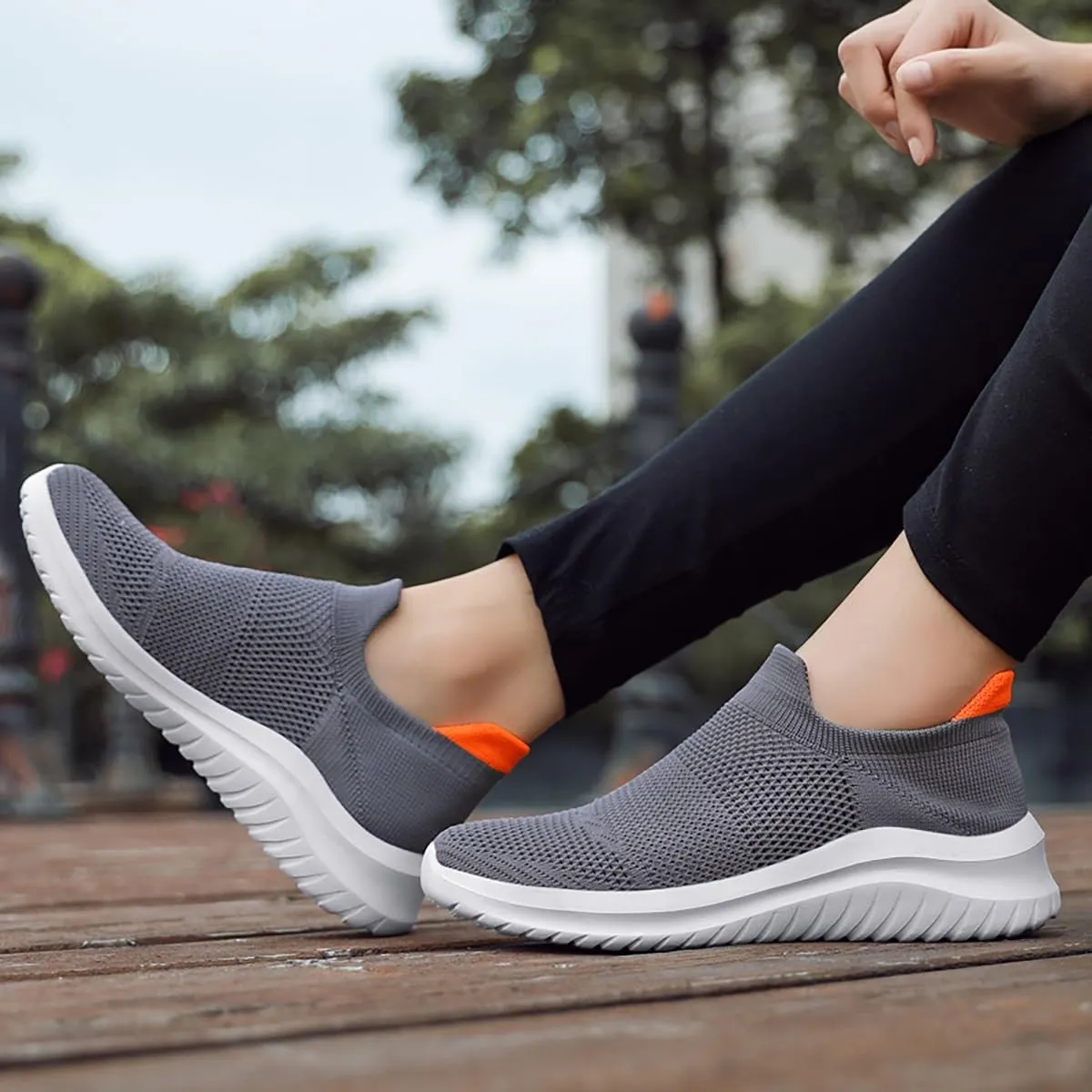Women's Slip On Sneakers Women, Non Slip Work Shoes Comfortable Lightweight Breathable Casual Shoes for Walking Travel Work