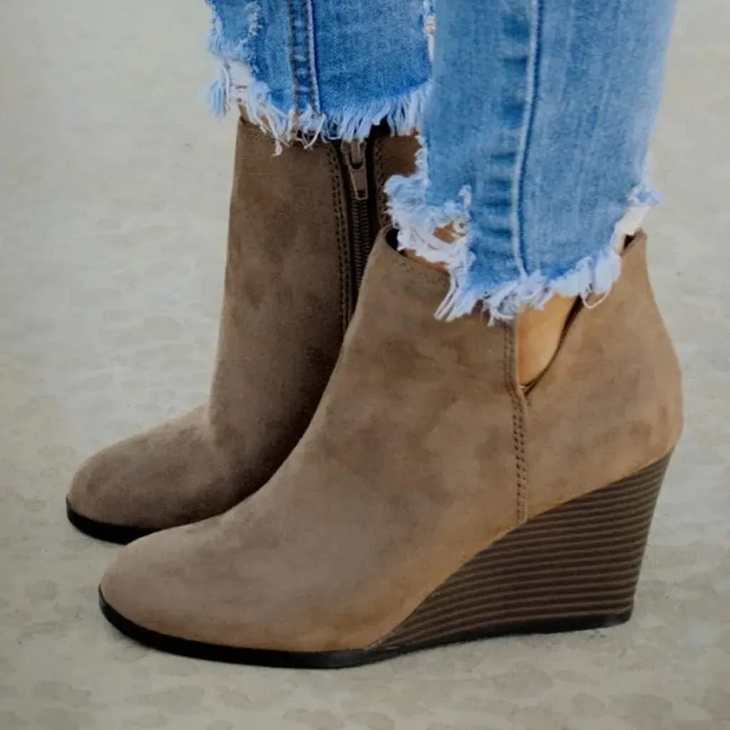 Women's Wedge Ankle Booties Comfortable Side Zipper Slip on Cutout Pointed Toe Chunky Heel Ankle Boots